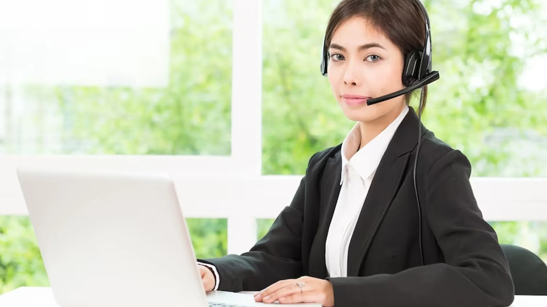 Đội ngũ hỗ trợ khách hàng 23win chuyên nghiệp